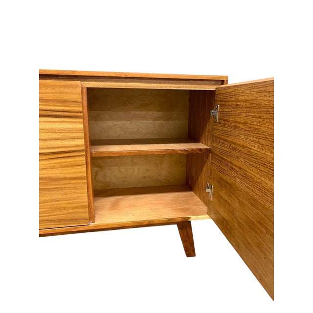 Brown Mid Century Modern Style Credenza 3 Door Tv Cabinet. For Sale - Image 8 of 10