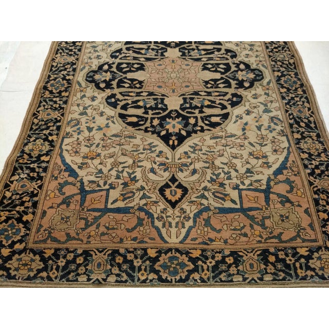19th Century Persian Farahan Sarouk Area Rug, Handwoven Medallion Pattern, Ivory & Navy, 4’ X 5’ For Sale - Image 11 of 12