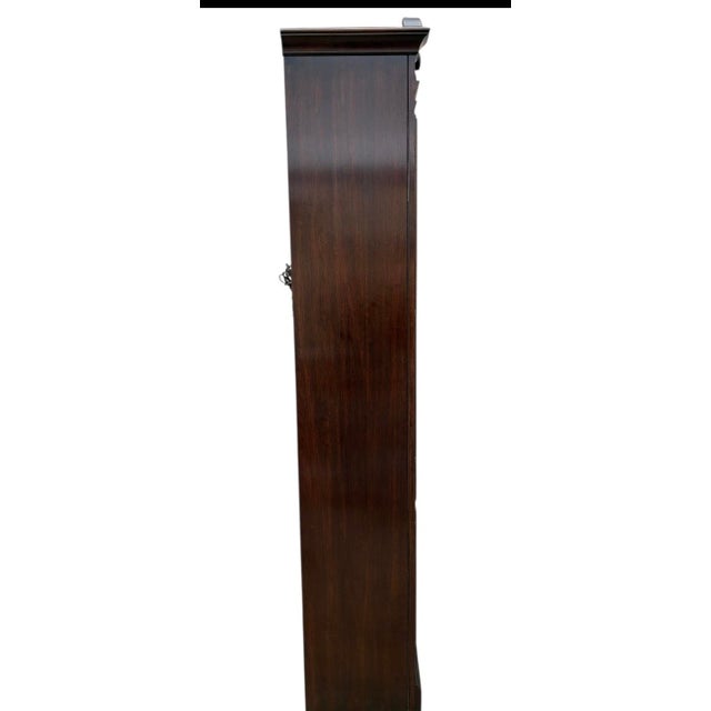 1980s Ethan Allen Breakfront Georgian Court Display Cabinet Curio Hutch Chippendale For Sale - Image 12 of 14