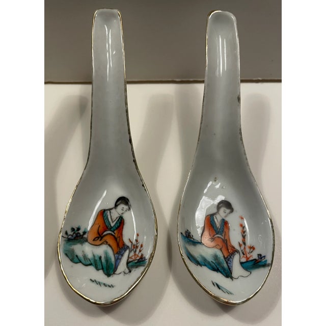 Chinese Collection of Five Chinese Porcelain Spoons For Sale - Image 3 of 5