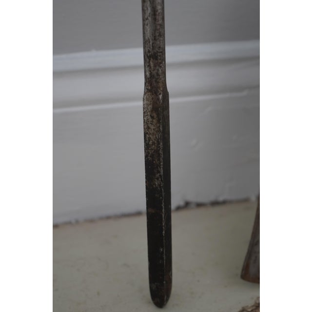 1970s Virginia Metalcrafters Colonial Williamsburg 3 Piece Fireplace Tool Set For Sale - Image 5 of 8