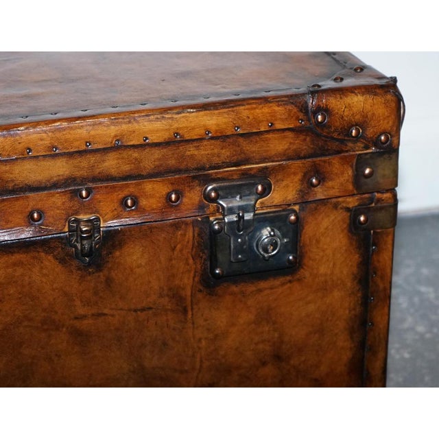 Vintage Hand-Dyed Brown Leather Lockable Storage Trunk For Sale - Image 14 of 16