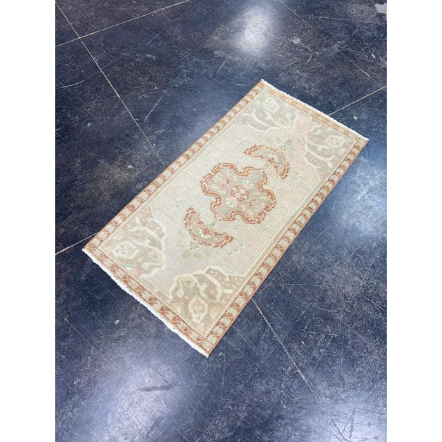 Early 21st Century Turkish Oushak Rug 4' x 6' #17928 For Sale - Image 5 of 8