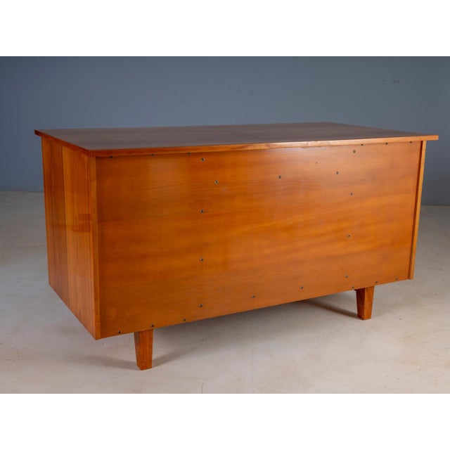 Brown Mid-Century Modern Writing Desk in Burl Veneer with Eight Drawers For Sale - Image 8 of 16