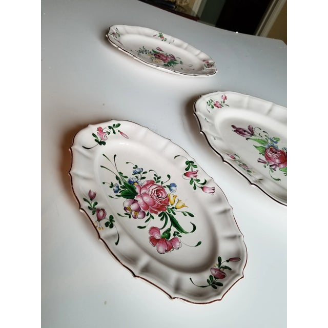 Pink 1940s Set of Three French Luneville Platters For Sale - Image 8 of 9