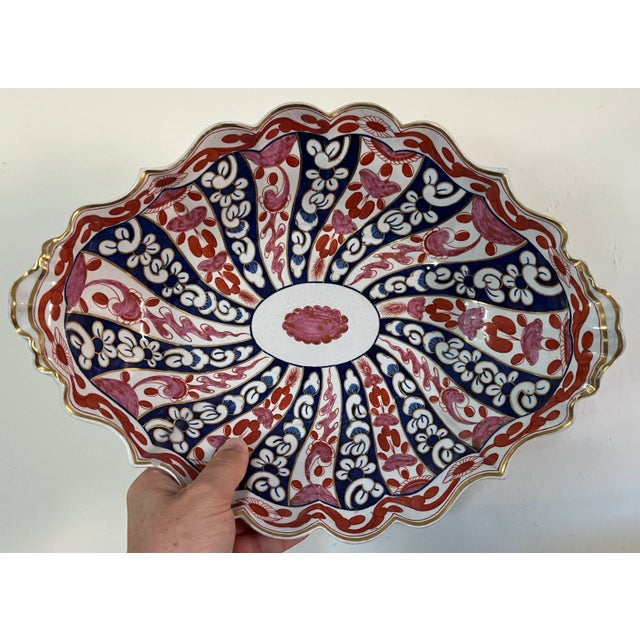 English Large Antique 18th Century English Worcester Porcelain Oval Dish or Bowl in the Queen Charlotte Pattern Circa 1790 For Sale - Image 3 of 13