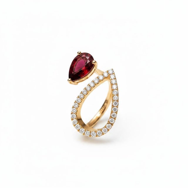 Pear Garnet 14k Gold Ring, Size 7.5 For Sale - Image 4 of 10