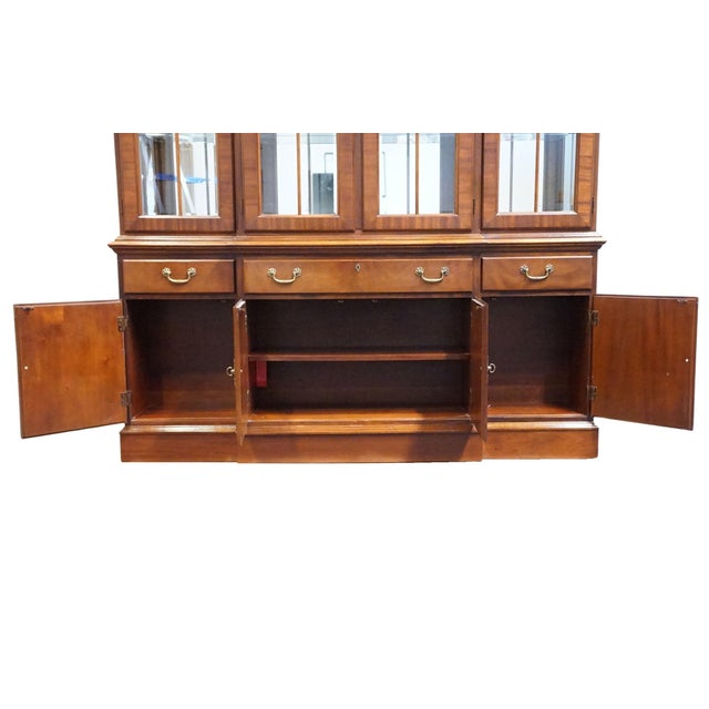 Ethan Allen 18th Century Mahogany Collection 70" Pierced Wood Pediment Lighted Display China Cabinet 22-6549 For Sale In Kansas City - Image 6 of 15