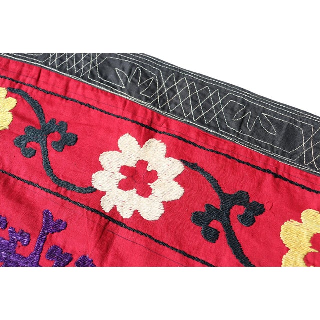 Vintage Hand Embroidered Suzani Wall Hanging, 1920s For Sale - Image 15 of 18