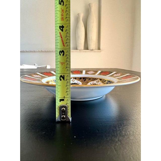 1970s 1975 Royal Crown Derby Old Imari ~ Pattern 1128 ~ XXXVIII ~ Rimmed Soup Bowl For Sale - Image 5 of 7
