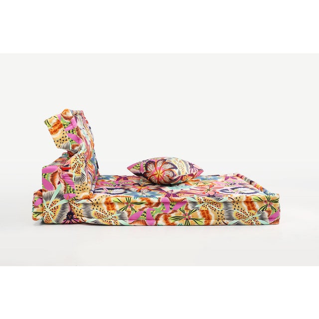France / 1980 / Roche Bobois / Mah Jong / fabric / Mid-century / Vintage A vintage Mah Jong Chaise lounge sofa in very...