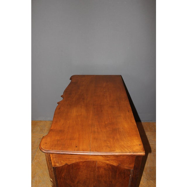 Brown Louis XV Style Commode in Walnut and Cherry Wood, 1700s For Sale - Image 8 of 17