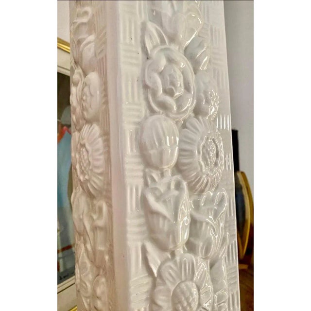 Art Deco Table Lamp in Porcelain with Bronze, Spain, 1930s For Sale - Image 4 of 5