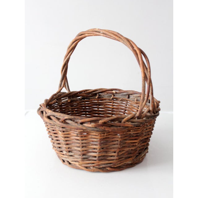 Mid 20th Century Vintage Rustic Woven Willow Basket With Handle For Sale - Image 5 of 13