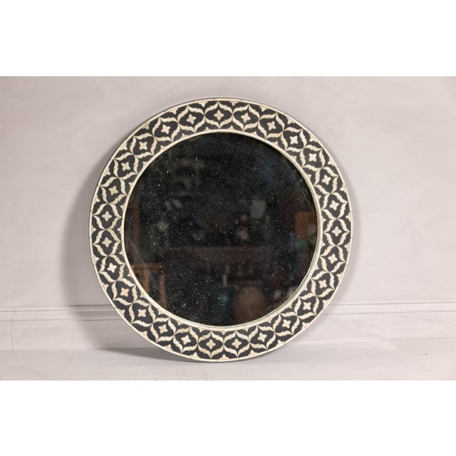 Bone Inlay Black and White Round Mirror with Floral Motifs For Sale In New York - Image 6 of 12