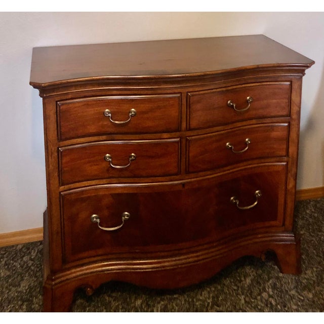 Thomasville 5 Drawer Chest of Drawers w/Mirror - Irving Park Collection - Mahogany - Georgian. Mirror is 35" Wide x 42" Tall.
