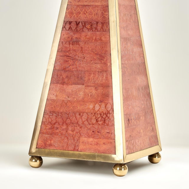 Brown Mid Century Brass and Marble Obelisk by Maitland-Smith For Sale - Image 8 of 10