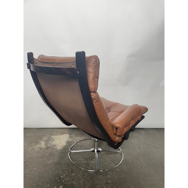 Bruno Mathsson Swivel Armchair in Light Brown Leather by Bruno Mathsson for Dux, 1960s For Sale - Image 4 of 14