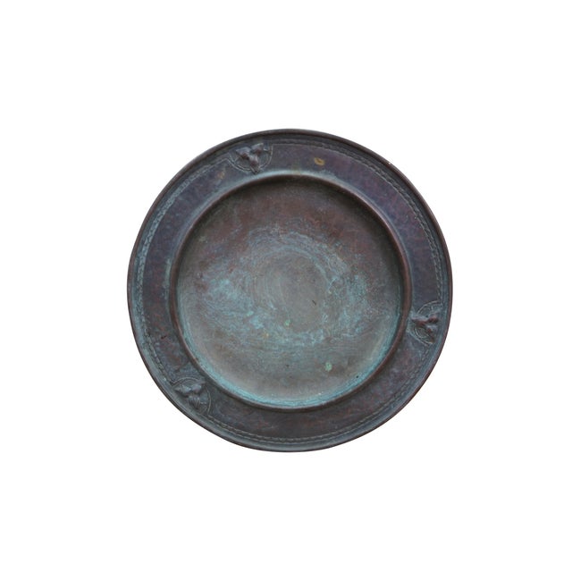 Antique Roycroft Arts & Crafts / Art Nouveau Trilium pattern hammered copper smoking set featuring round plate / tray,...