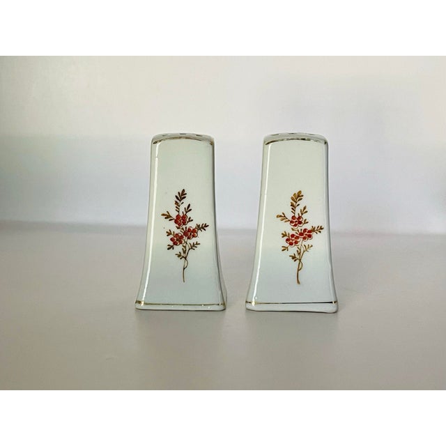 Mid 20th Century Vintage Floral Salt & Pepper Shakers For Sale - Image 5 of 8