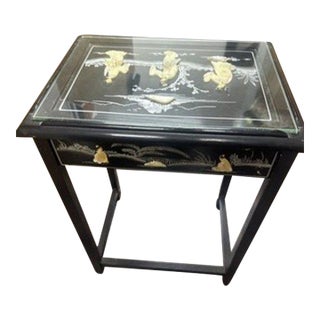 Late 20th Century Oriental Black Japanese Furniture Lacquer Wood Side Table W. Glass For Sale