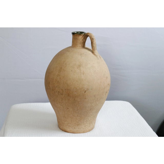 1970s Large 1970s Italian Terracotta Amphorae by Vetus Siena With Glazed Green Interior, Signed For Sale - Image 5 of 11