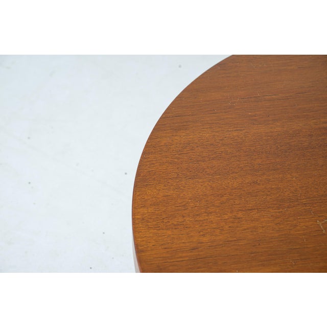 Teak Round Table by Koh Liang Le for Artifort, 1950s For Sale - Image 6 of 11