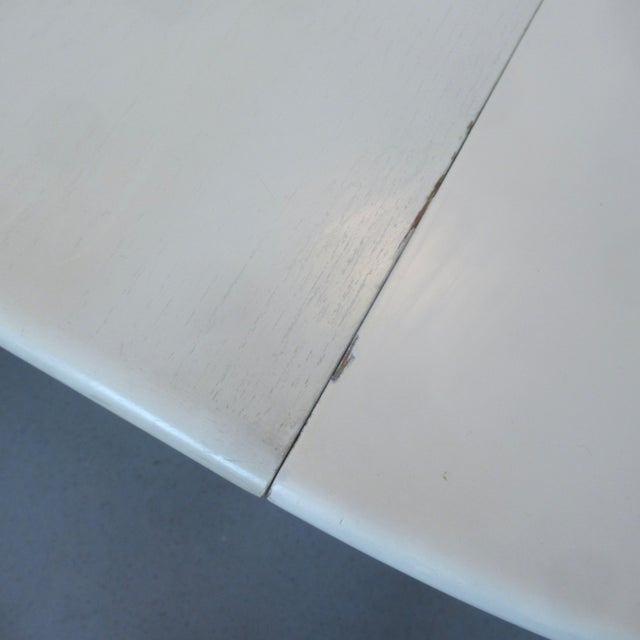White Round Extendable Dining Table, Denmark, 1960s For Sale - Image 8 of 18