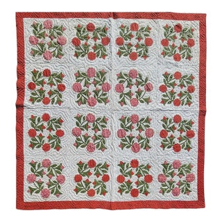 19Thc Applique of Wreath of Roses Quilt From Pennsylvania For Sale