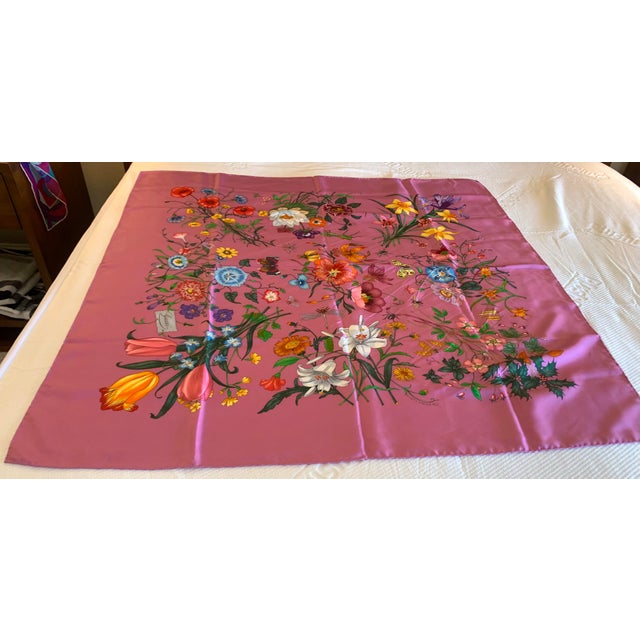 Illustration Vintage Classic Pink Gucci Flora Silk Twill Scarf For Sale - Image 3 of 3