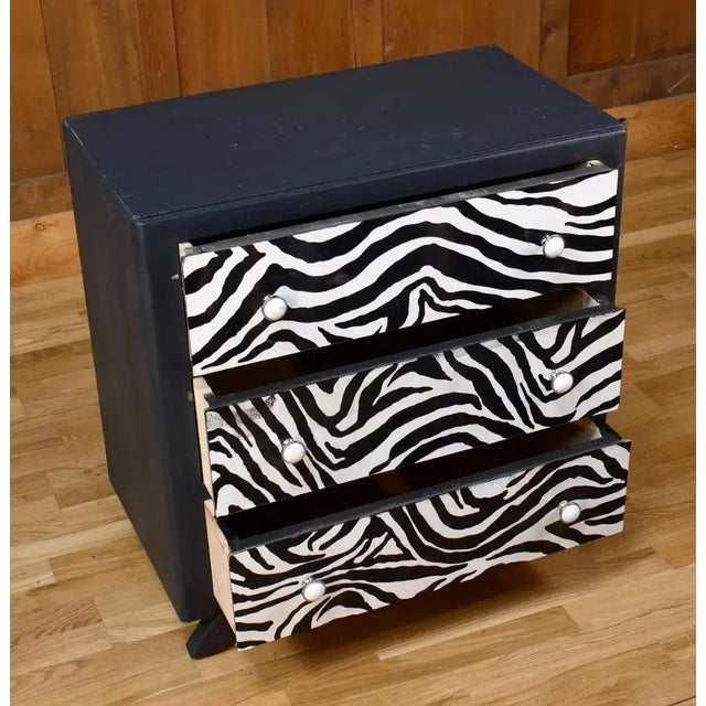 This little chest of drawers from the Art Deco period has three drawers with two handles. It was fully restored and...