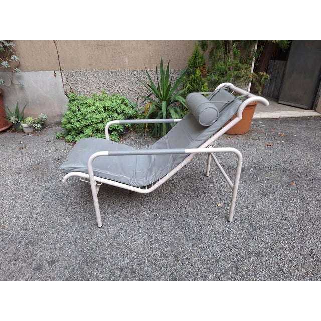 Genni Model Chaise Longue in White Frame and Grey Leather by Gabriele Mucchi for Zanotta, 1990s For Sale - Image 18 of 18