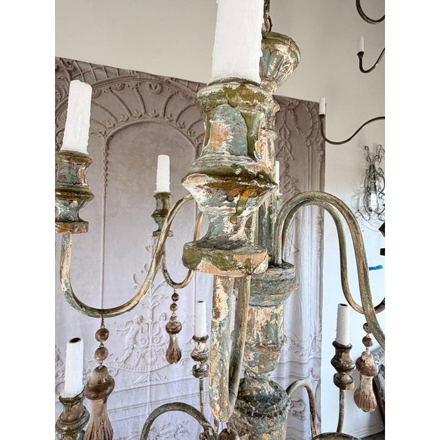 Wood Mid 20th Century Mediteranean Style Italian Painted & Parcel Gilt Wood 12-Light Chandelier For Sale - Image 7 of 7