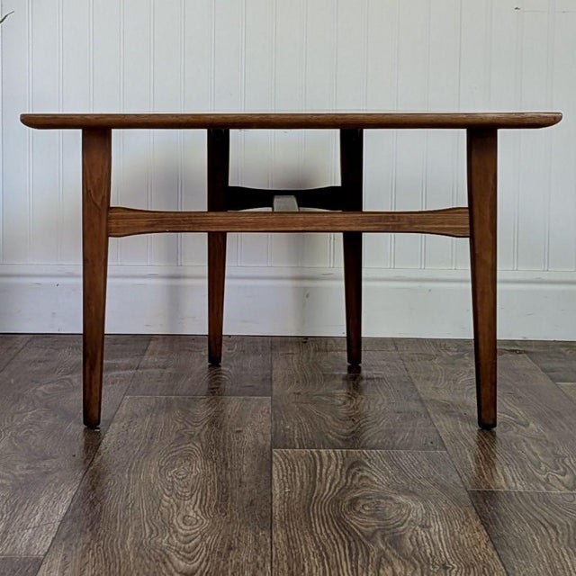 Small Vintage Mid-Century Modern Walnut Low Side Table / Cocktail Table For Sale In Salt Lake City - Image 6 of 11