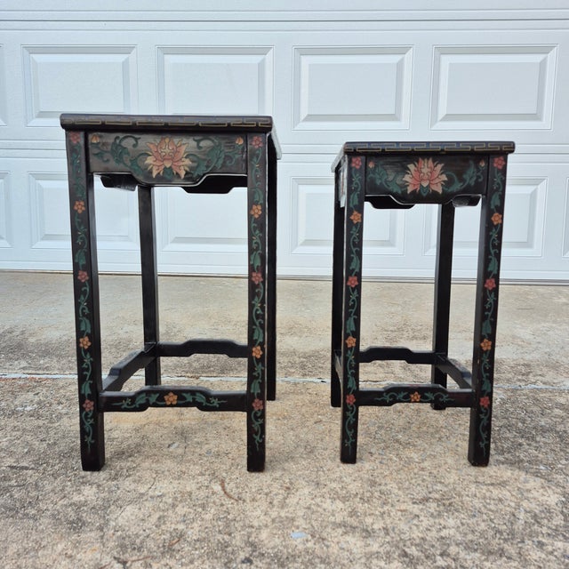 Wood Mid-20th Century Chinese Black Lacquered Coromandel Nesting Side Tables, Set of 2 For Sale - Image 7 of 10