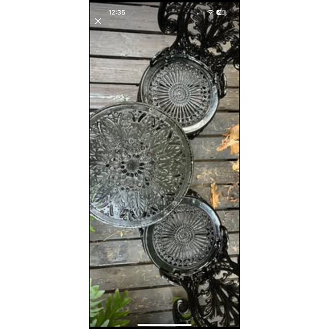 1900s Antique Victorian Cast Iron Bistro Bistro Set – Round Garden Table With Two Matching Chairs For Sale - Image 4 of 8