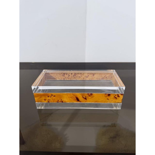 Mid-Century Rectangular Box in Clear Acrylic Glass and Burl Wood, Italy, 1970s For Sale - Image 9 of 16