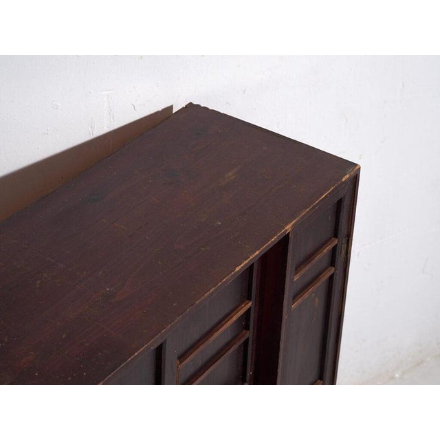 Antique Japanese Tansu cabinet – Showa Period (c.1926-1970)Dimensions: Length: 74 cm Depth: 33 cm Height: 89 cmStyle:...