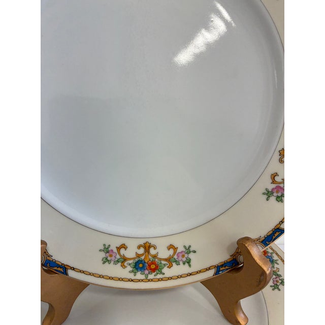 Ceramic Vintage Meito Japan Floral and Gold Dinner Plates – Set of 7 For Sale - Image 7 of 11