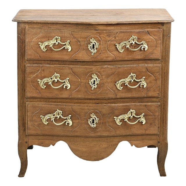 Louis XV Chest of Drawers in Wood For Sale
