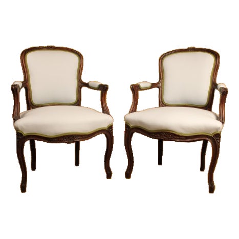 Early 20th Century Pair of Louis XV Style Beech Fauteuils For Sale