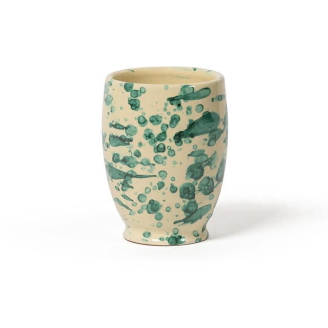 Pick your flowers from the garden and pop them inside your Bambino vase, which look lovely dotted across the table in...