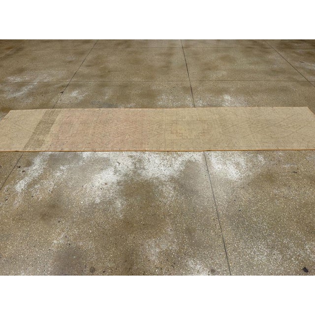 Galerie Shabab Collection Mid-20th Century Turkish Anatolian Runner For Sale In New York - Image 6 of 10