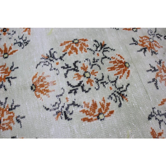 Beige 1950s Chinese Art Deco Vintage Handmade Floral Desing Natural Wool Area Rug For Sale - Image 8 of 13