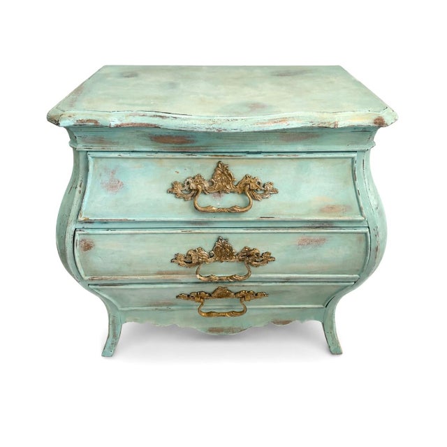 French Provincial Vintage Turquoise Bombé Nightstand / Curved 3 Drawer Chest – French Provincial For Sale - Image 3 of 6