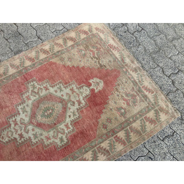 Peach 1960s Handmade Faded Pastel Rug For Sale - Image 8 of 11