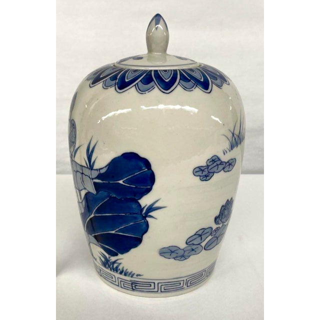 Blue and White Chinese Lidded Temple Jar For Sale In New York - Image 6 of 7