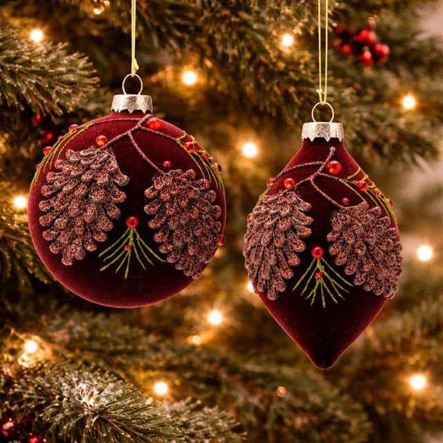 Add classic sparkle and elegance to your holiday décor with this Glass Ornament Set. Featuring a mix of 4" and 5" designs,...
