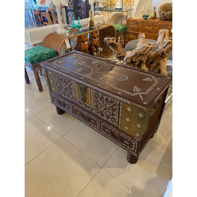 Antique Arab Zanzibar Wooden and Brass Studded Coffee Cocktail Table Trunk Chest For Sale - Image 10 of 11