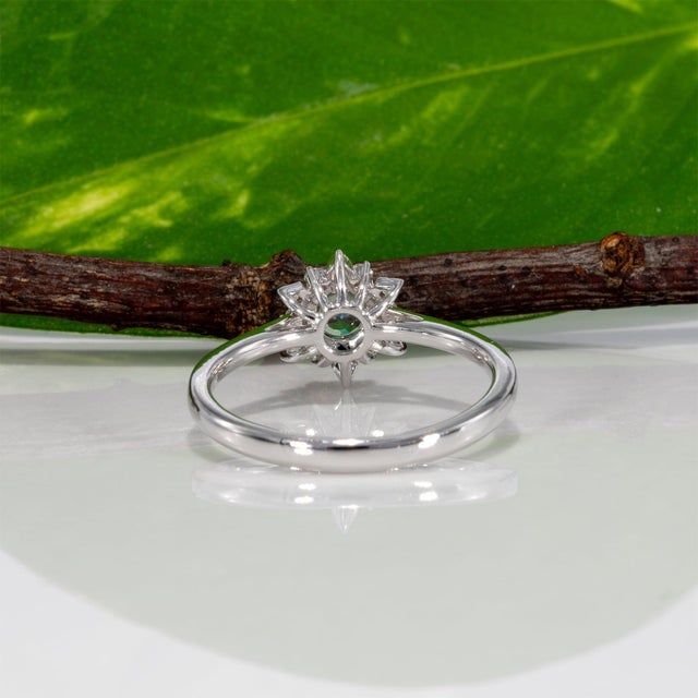 Alexandrite Ring With Earth-Mined Diamond Accents: Solid 14k Gold, Size 6.75 For Sale - Image 9 of 10